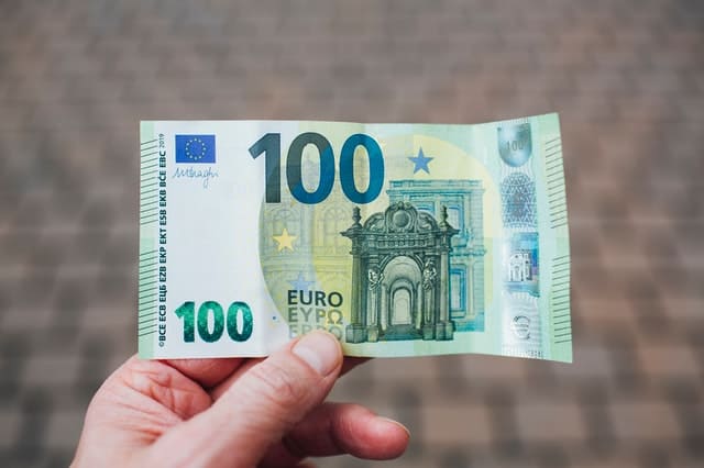 Snel en Makkelijk Geld Lenen – Een Snelle Oplossing voor Financiële Noden